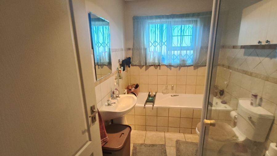 2 Bedroom Property for Sale in Hillside Free State